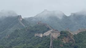 秋雨霏霏，金山岭长城云雾缭绕景美如画-图5